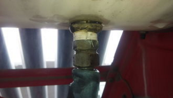 太阳能热水器漏水的原因是什么
