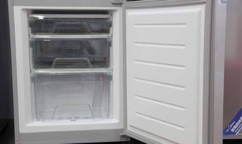 冰箱通电不制冷维修电话是多少,冰箱通电不制冷的原因